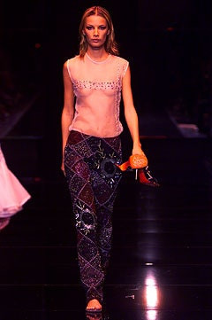 Gianfranco Ferré fashion show for Spring/Summer 2002