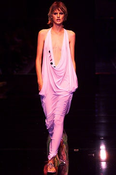 Gianfranco Ferré fashion show for Spring/Summer 2002