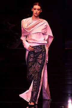 Gianfranco Ferré fashion show for Spring/Summer 2002