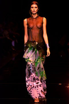 Gianfranco Ferré fashion show for Spring/Summer 2002