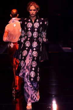 Gianfranco Ferré fashion show for Spring/Summer 2002