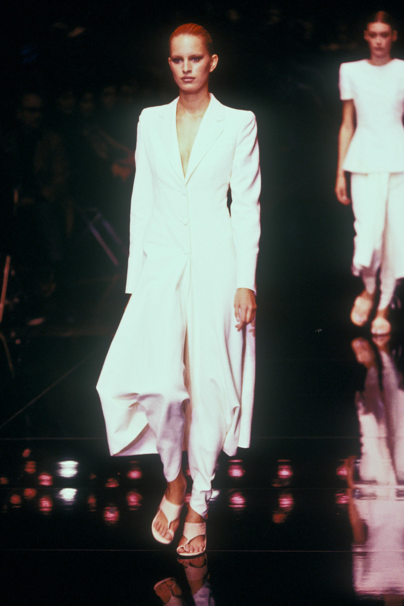 Karolina Kurkova featured in  the Gianfranco Ferré fashion show for Spring/Summer 2002
