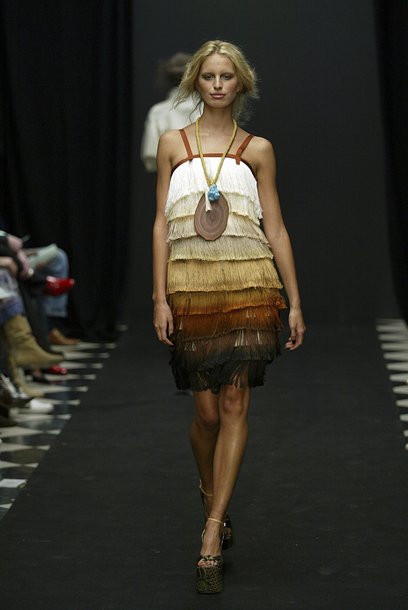 Karolina Kurkova featured in  the Giles Deacon fashion show for Spring/Summer 2005