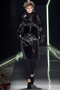Donna Karan New York fashion show for Autumn/Winter 2003