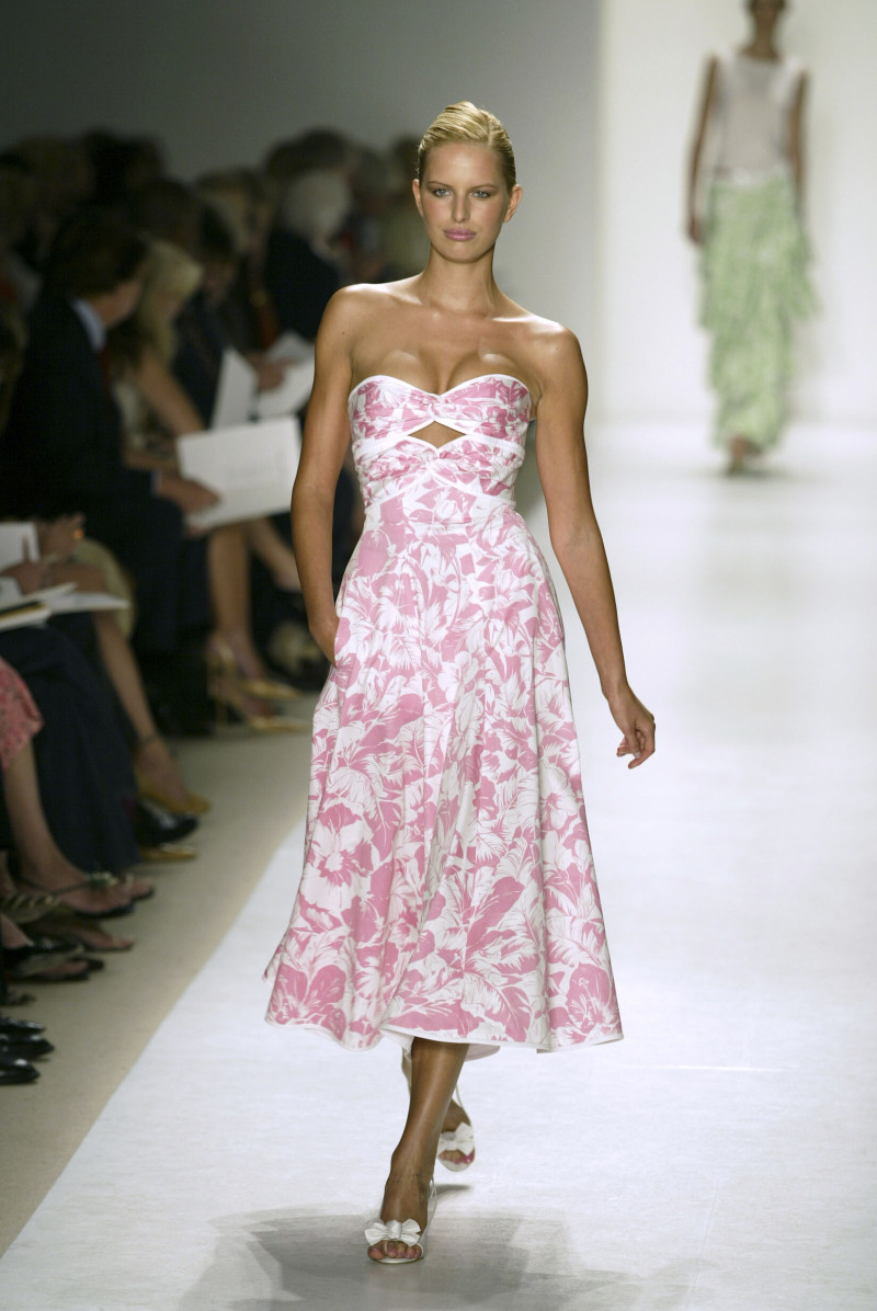 Karolina Kurkova featured in  the Oscar de la Renta fashion show for Spring/Summer 2004