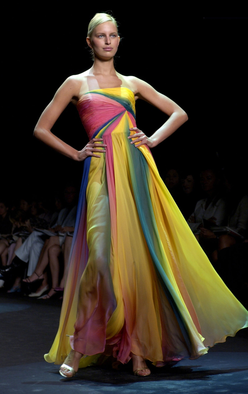 Karolina Kurkova featured in  the Bill Blass fashion show for Spring/Summer 2004