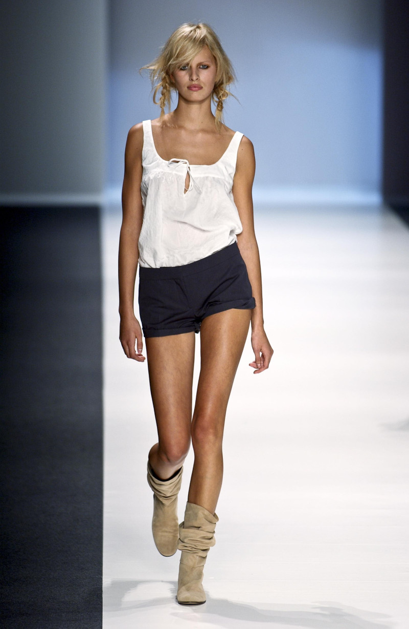 Karolina Kurkova featured in  the byblos fashion show for Spring/Summer 2002