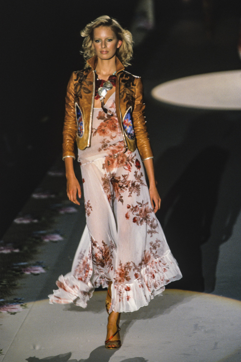 Karolina Kurkova featured in  the Roberto Cavalli fashion show for Spring/Summer 2002