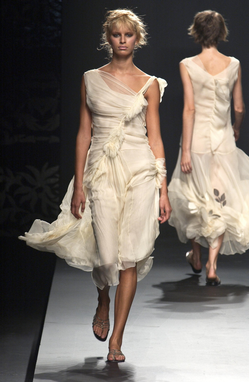 Karolina Kurkova featured in  the Alberta Ferretti fashion show for Spring/Summer 2002