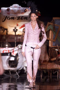 Antonio Berardi fashion show for Spring/Summer 2002