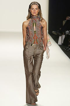 Carolina Herrera fashion show for Spring/Summer 2003