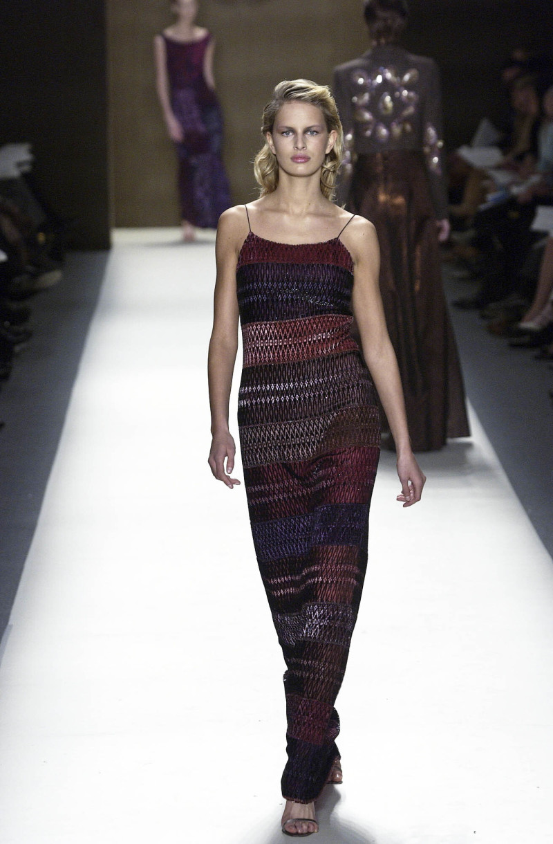 Karolina Kurkova featured in  the Bill Blass fashion show for Autumn/Winter 2002