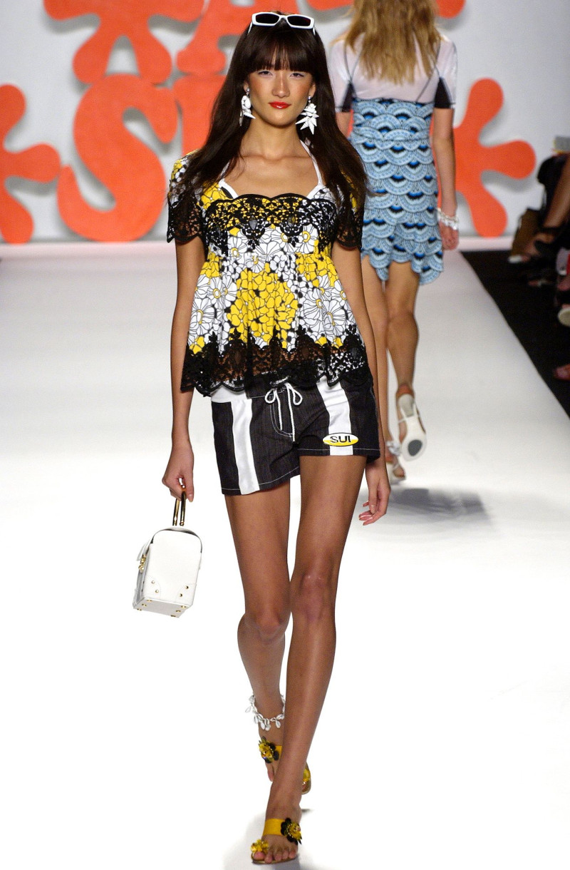 Anna Sui fashion show for Spring/Summer 2004