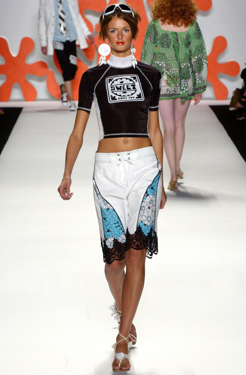 Anna Sui fashion show for Spring/Summer 2004