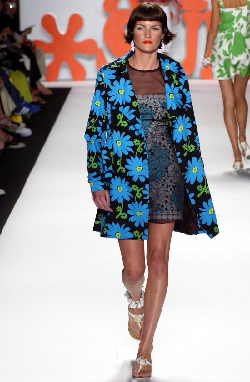 Anna Sui fashion show for Spring/Summer 2004