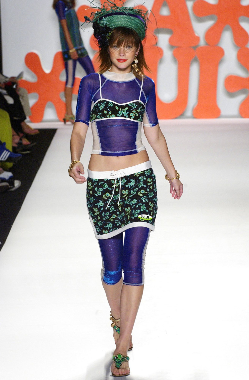 Anna Sui fashion show for Spring/Summer 2004