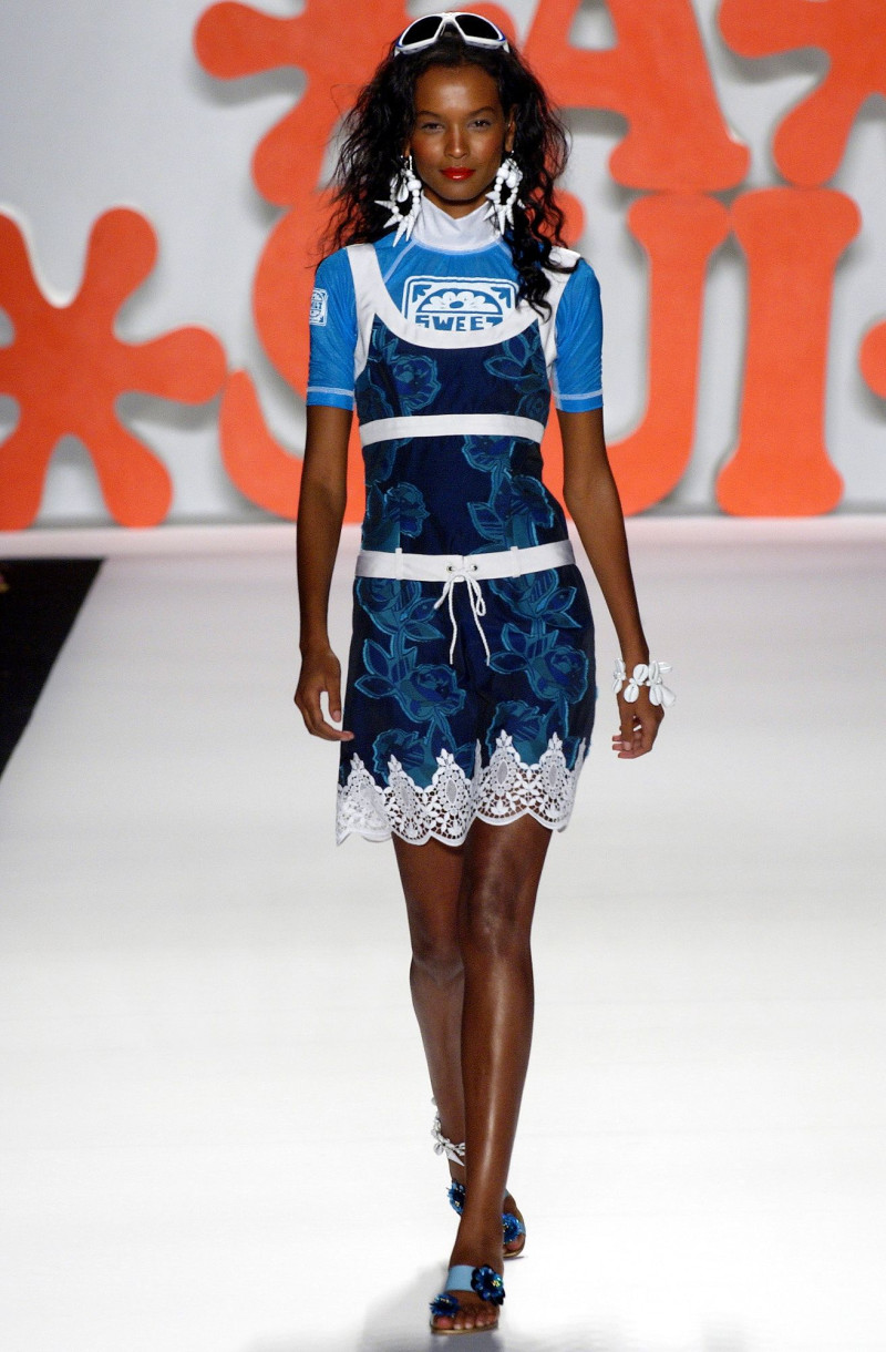 Anna Sui fashion show for Spring/Summer 2004