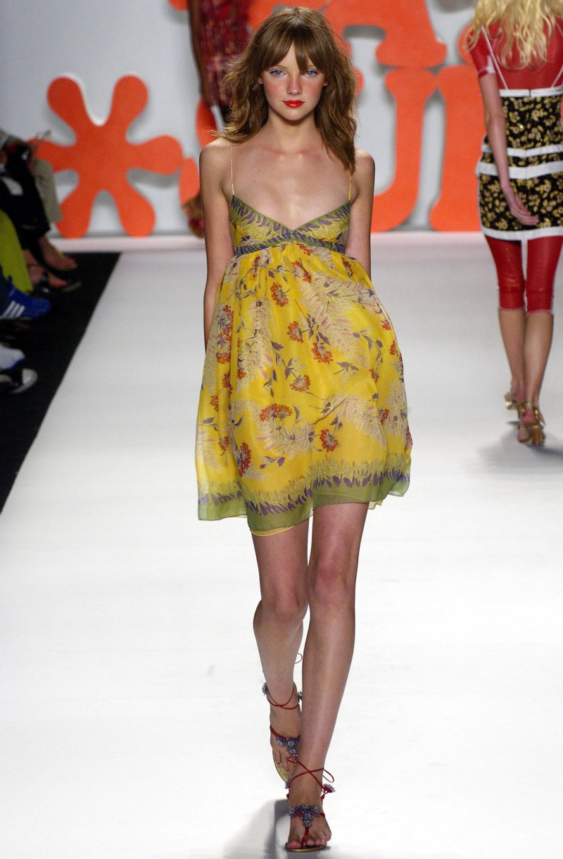 Anna Sui fashion show for Spring/Summer 2004
