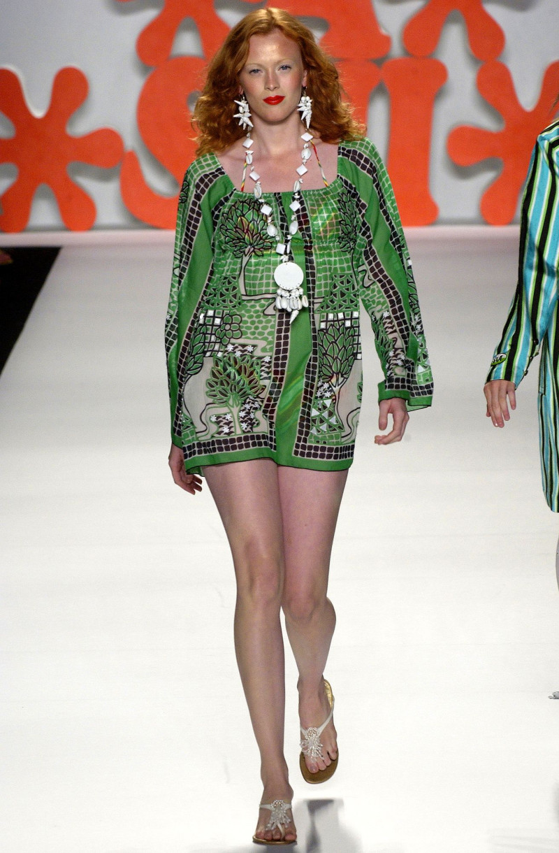 Anna Sui fashion show for Spring/Summer 2004