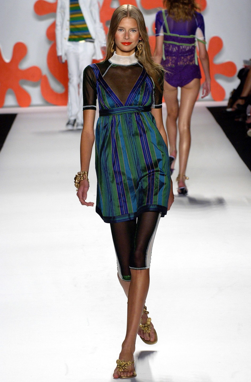 Anna Sui fashion show for Spring/Summer 2004