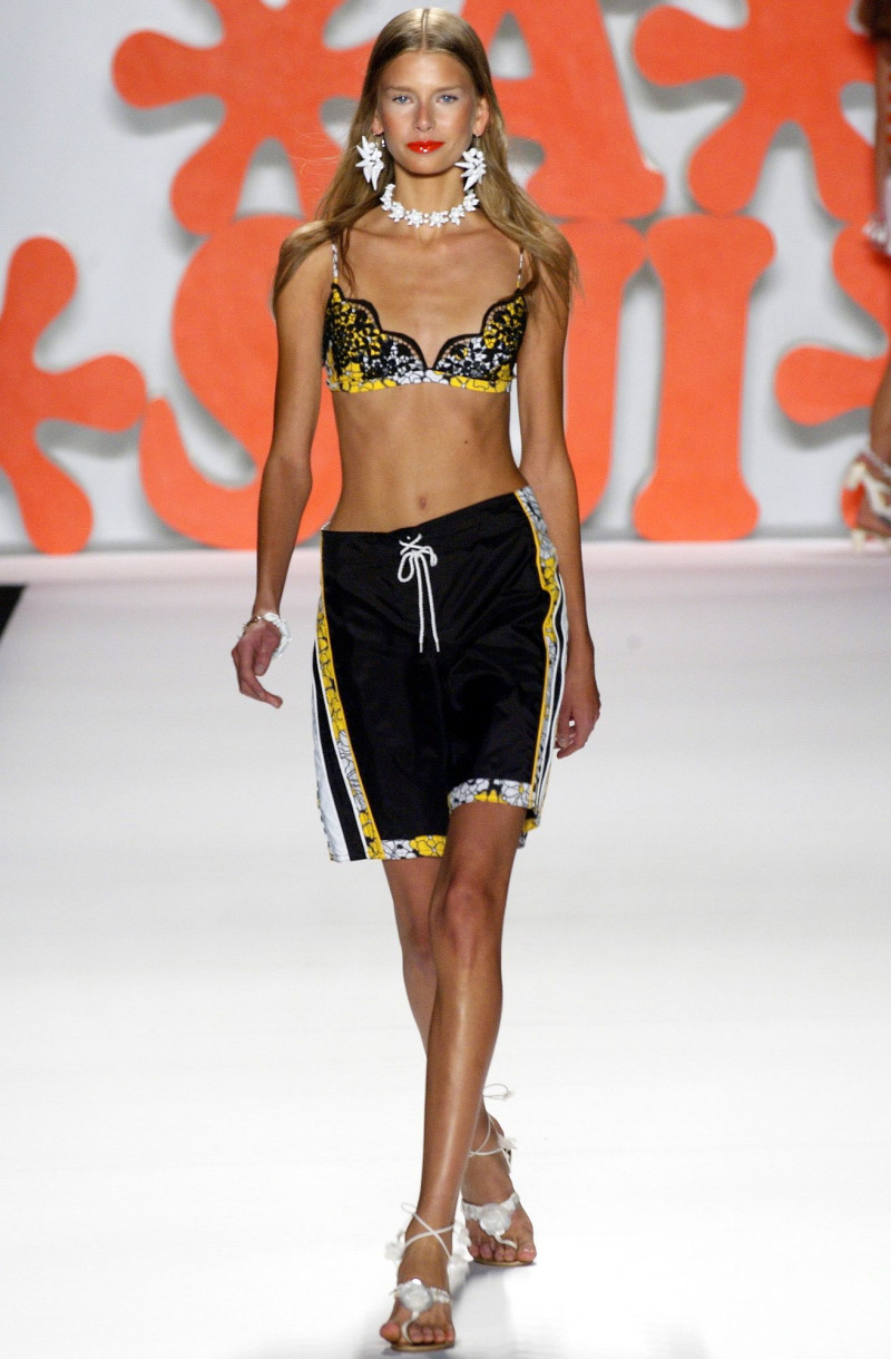 Anna Sui fashion show for Spring/Summer 2004