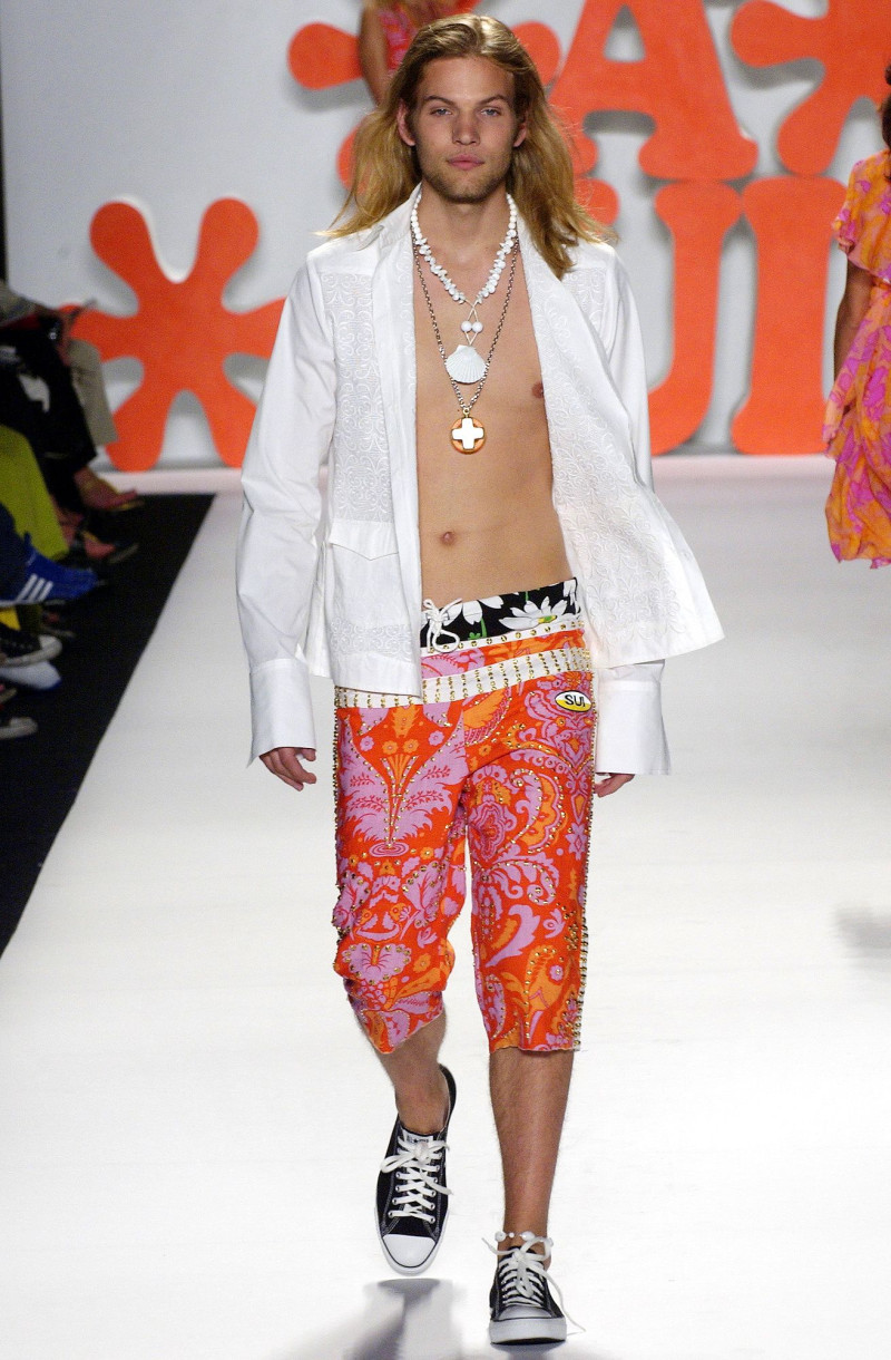 Anna Sui fashion show for Spring/Summer 2004