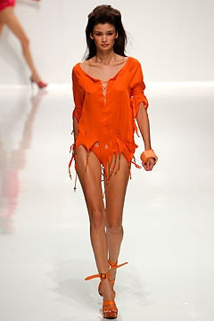 Givenchy fashion show for Spring/Summer 2003