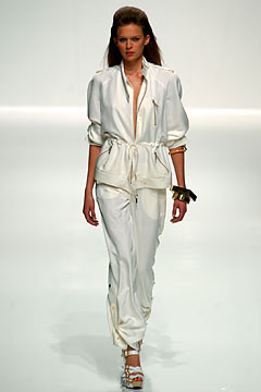 Givenchy fashion show for Spring/Summer 2003