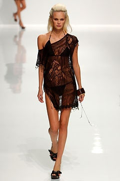 Givenchy fashion show for Spring/Summer 2003