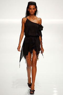 Givenchy fashion show for Spring/Summer 2003