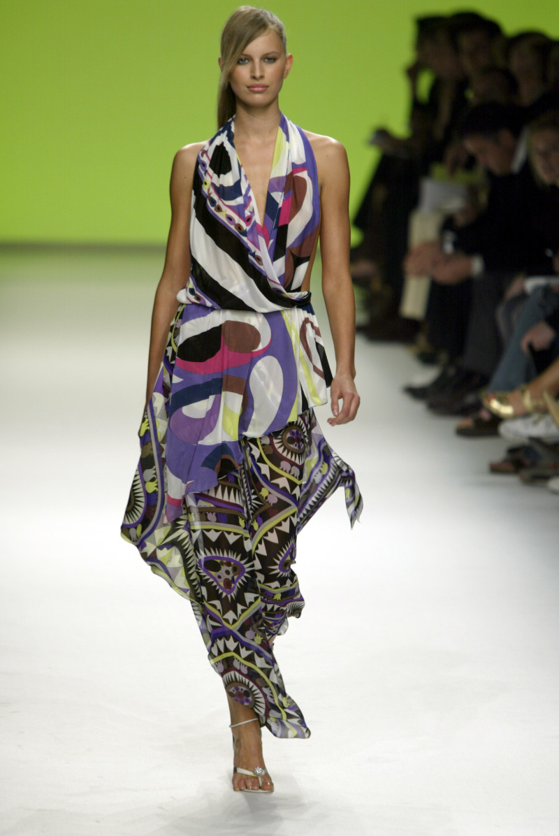 Karolina Kurkova featured in  the Pucci fashion show for Spring/Summer 2003