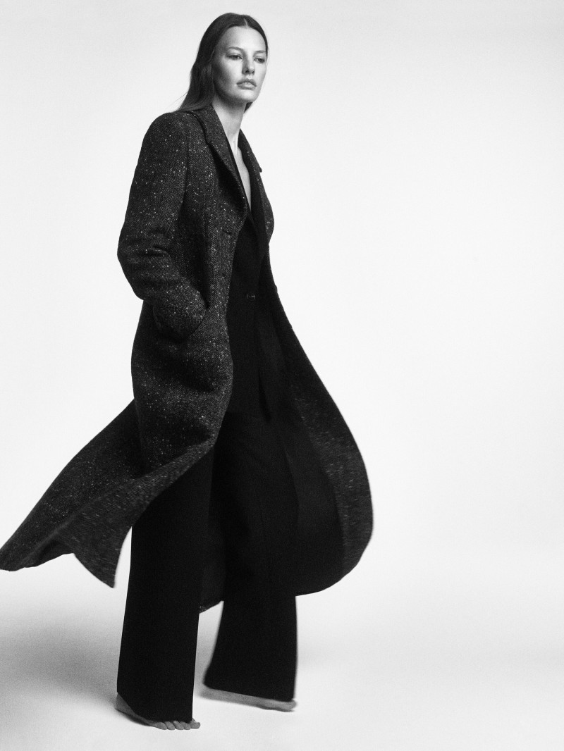 Amanda Murphy featured in  the Massimo Dutti Spotlight Coats  lookbook for Autumn/Winter 2022