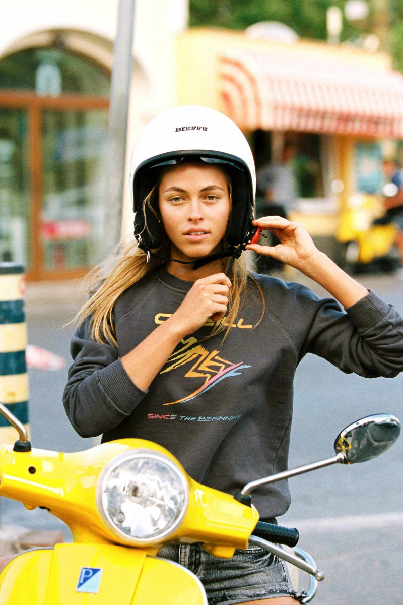 Caroline Kelley featured in  the O\'Neill advertisement for Spring/Summer 2019