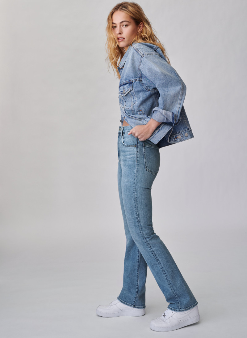 Caroline Kelley featured in  the Aritzia catalogue for Spring/Summer 2021