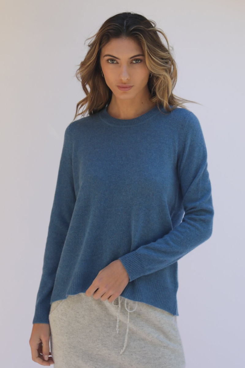 Kyla Grandy featured in  the Oats Cashmere catalogue for Spring/Summer 2019