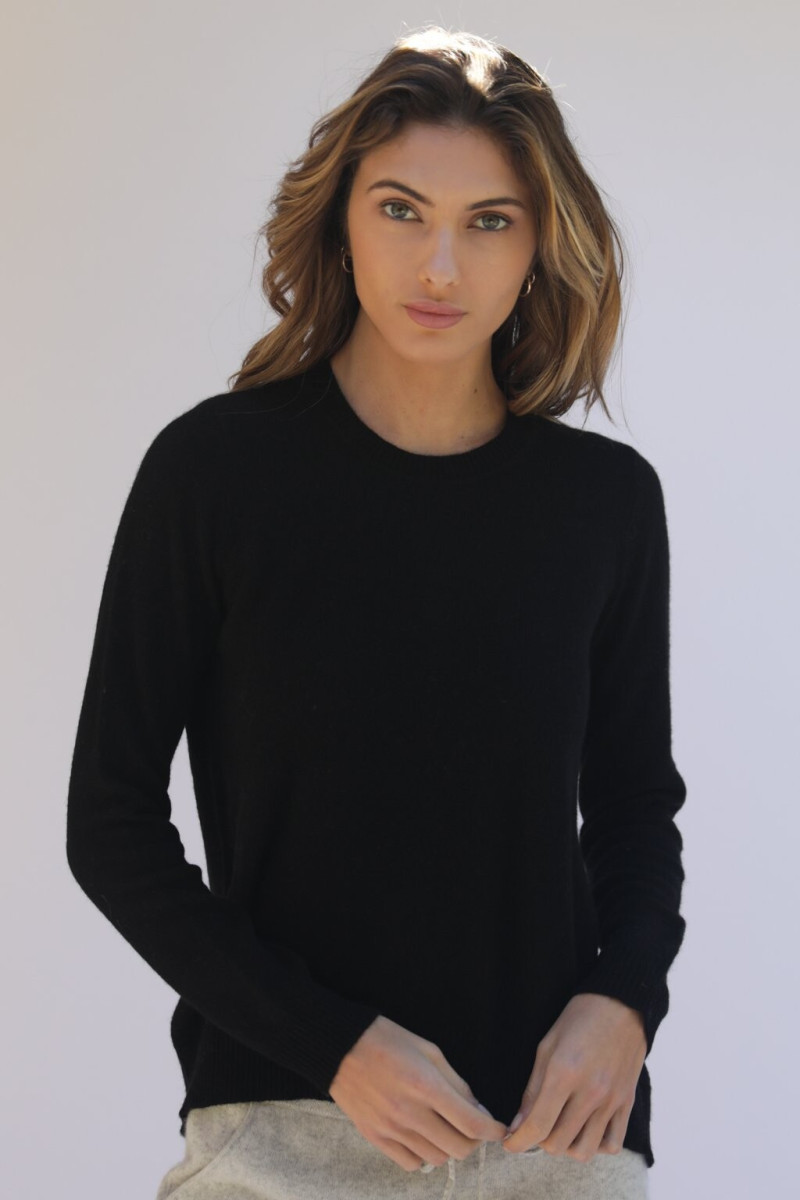 Kyla Grandy featured in  the Oats Cashmere catalogue for Spring/Summer 2019