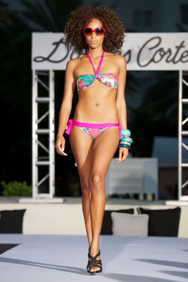 Dolores Cortés fashion show for Spring/Summer 2011