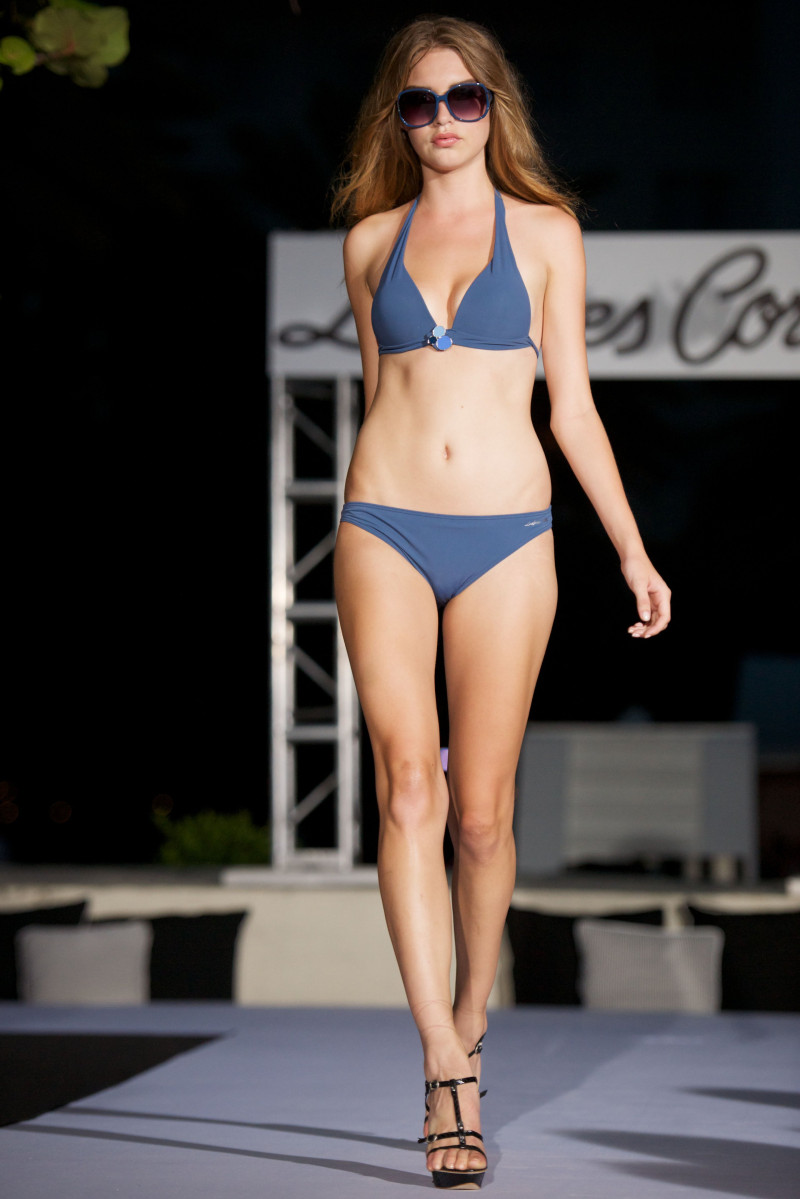 Dolores Cortés fashion show for Spring/Summer 2011