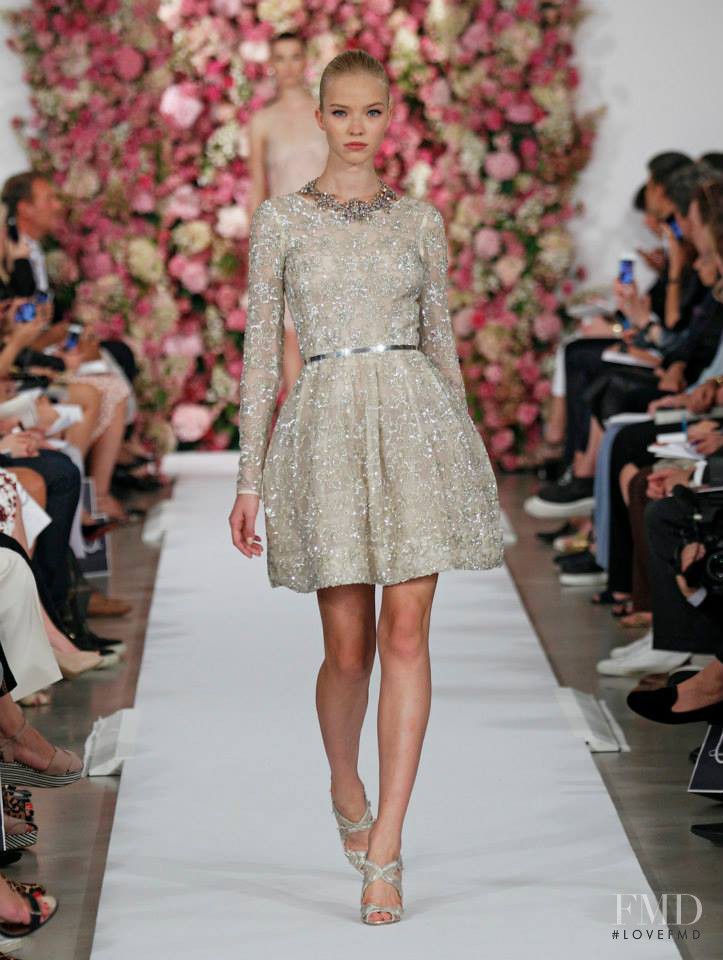 Sasha Luss featured in  the Oscar de la Renta fashion show for Spring/Summer 2015