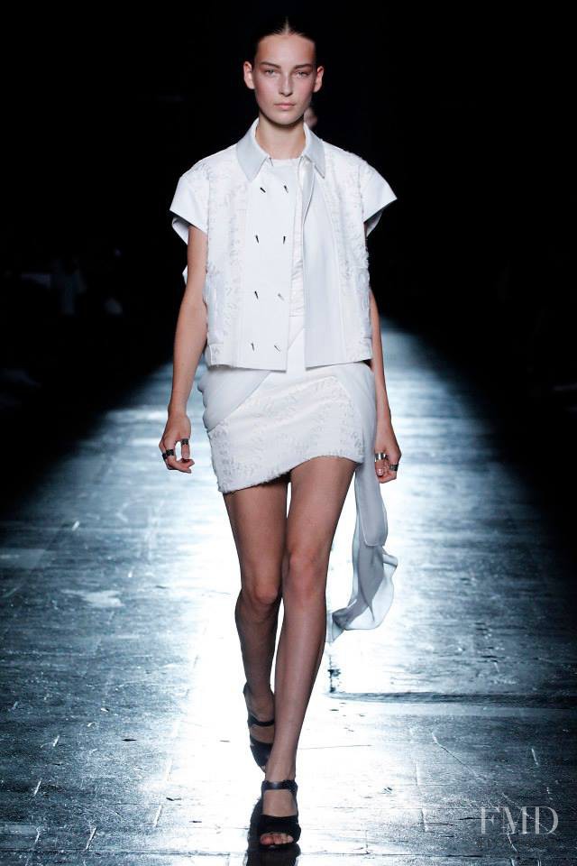 Julia Bergshoeff featured in  the Prabal Gurung fashion show for Spring/Summer 2015