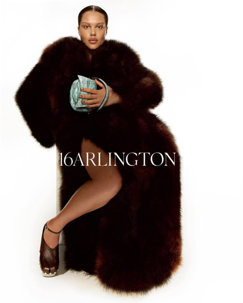 16Arlington advertisement for Autumn/Winter 2022