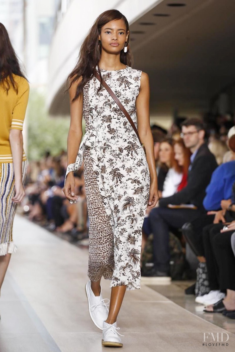 Malaika Firth featured in  the Tory Burch fashion show for Spring/Summer 2015