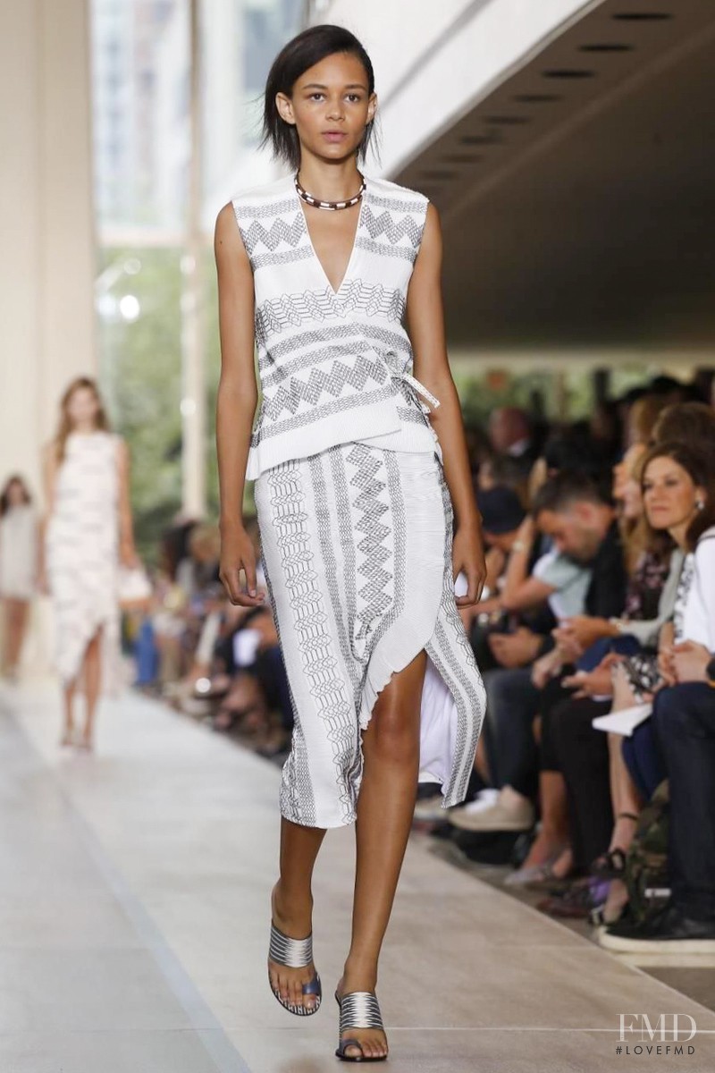 Binx Walton featured in  the Tory Burch fashion show for Spring/Summer 2015