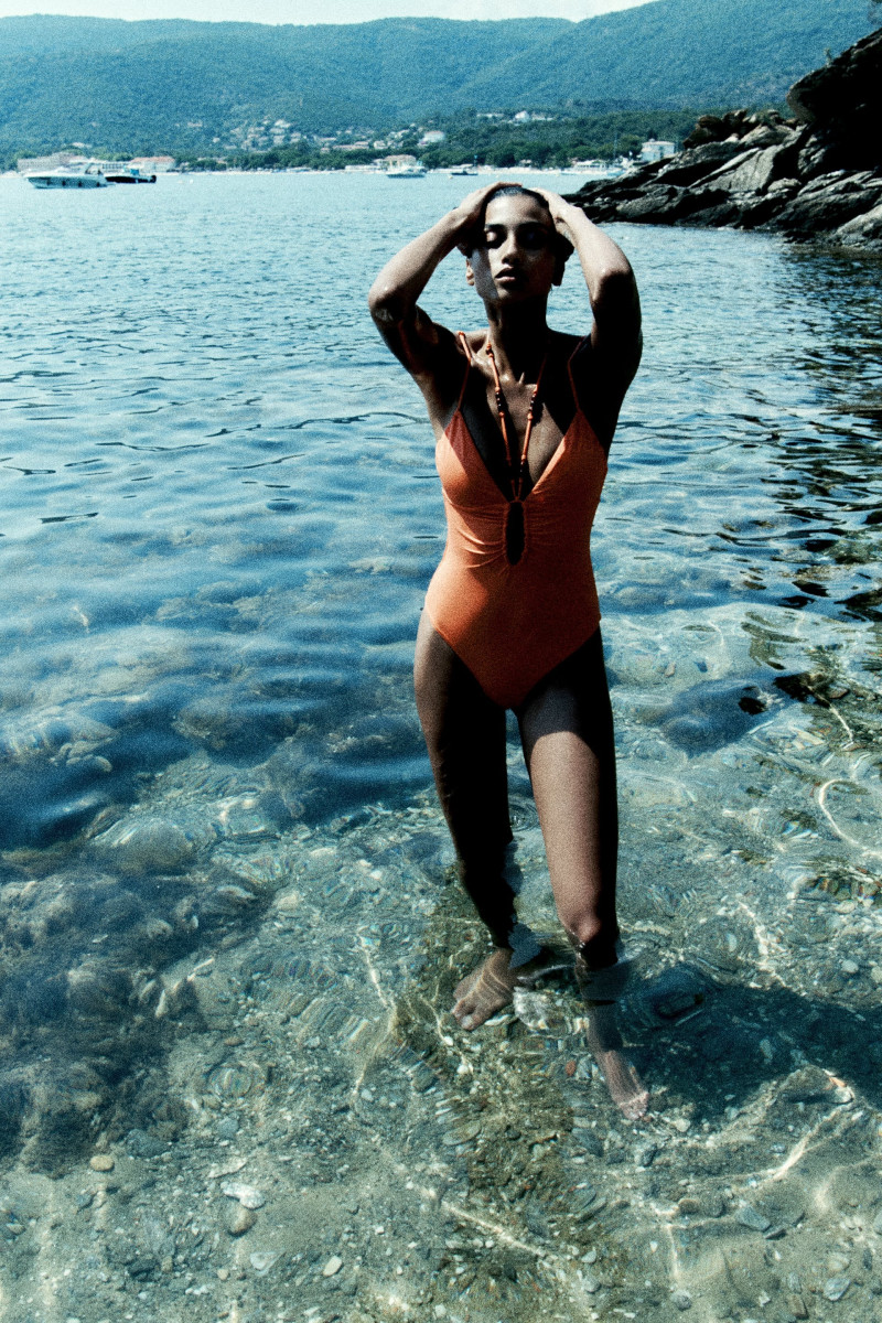 Imaan Hammam featured in  the Zara advertisement for Pre-Fall 2023