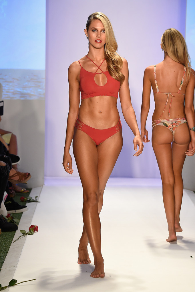 Natalie Jayne Roser featured in  the San Lorenzo fashion show for Spring/Summer 2017