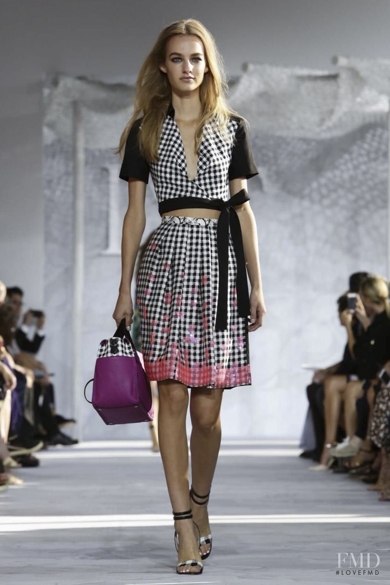 Maartje Verhoef featured in  the Diane Von Furstenberg fashion show for Spring/Summer 2015