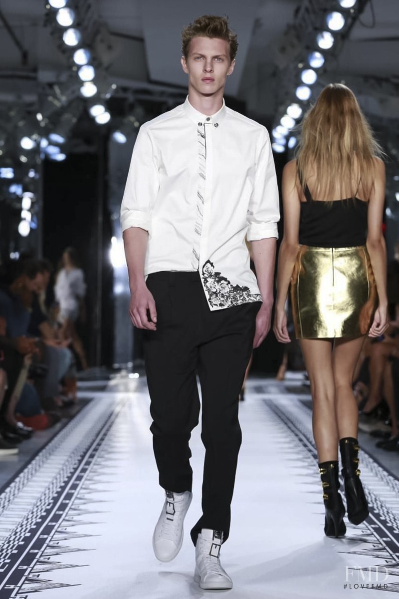Versus fashion show for Spring/Summer 2015