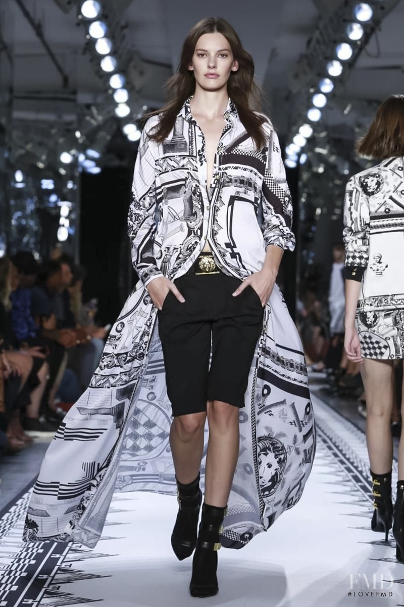 Amanda Murphy featured in  the Versus fashion show for Spring/Summer 2015