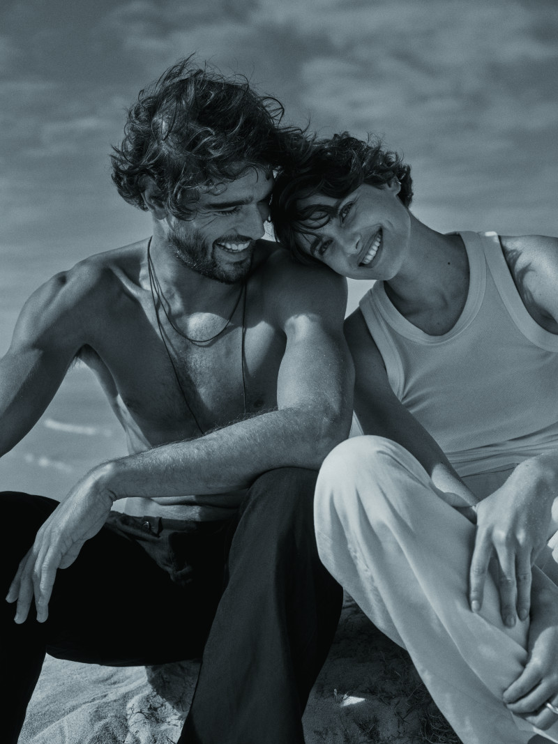 Taylor Hill featured in  the Banana Republic Banana Republic: The April Collection advertisement for Summer 2024