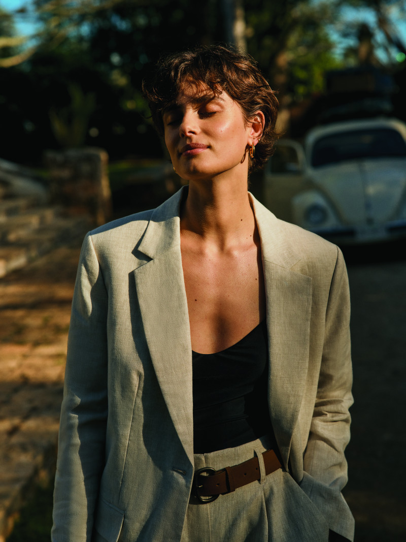 Taylor Hill featured in  the Banana Republic Banana Republic: The April Collection advertisement for Summer 2024